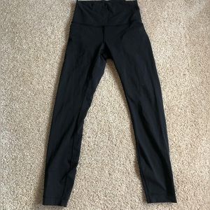 Lululemon High Rise Wunder Under leggings 25”. Size 4!!